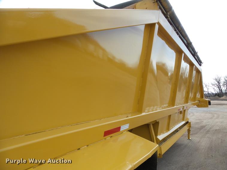 image for item DA7273 1993 Redriver 224 bottom dump trailer
