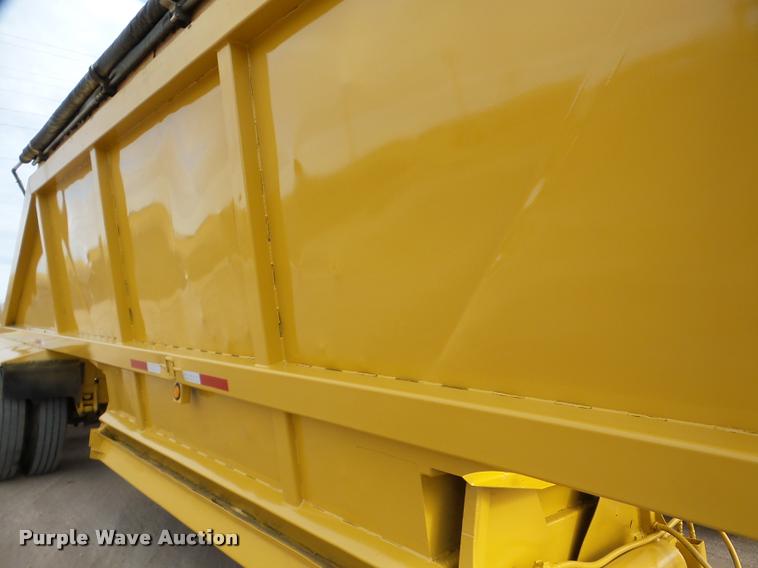 image for item DA7273 1993 Redriver 224 bottom dump trailer