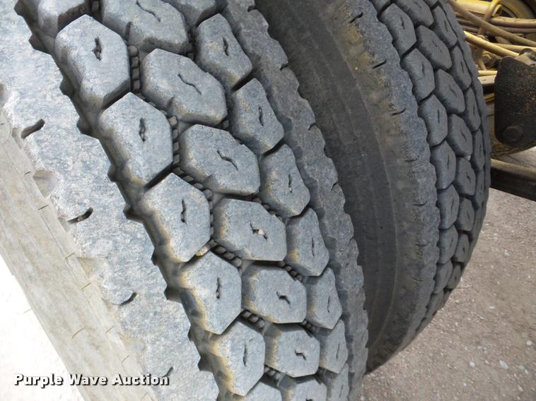 image for item DA7273 1993 Redriver 224 bottom dump trailer