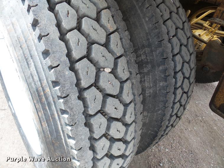 image for item DA7273 1993 Redriver 224 bottom dump trailer