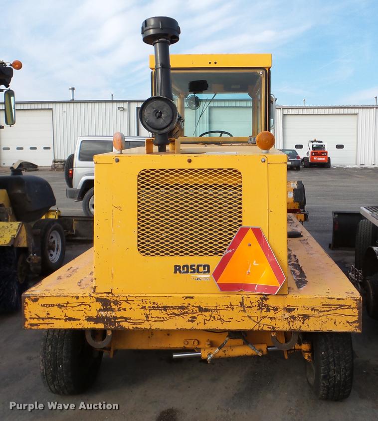 image for item DB5462 2006 Rosco SweepPro broom