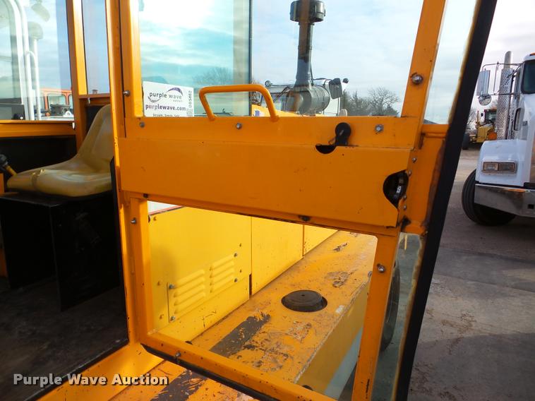 image for item DB5462 2006 Rosco SweepPro broom