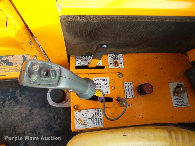 image for item DB5462 2006 Rosco SweepPro broom