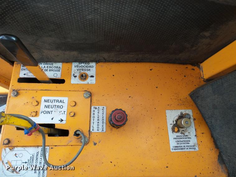 image for item DB5462 2006 Rosco SweepPro broom