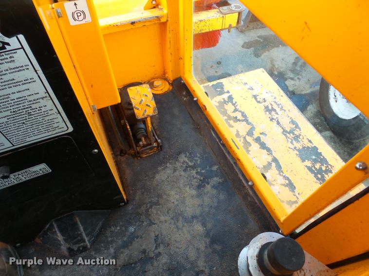 image for item DB5462 2006 Rosco SweepPro broom