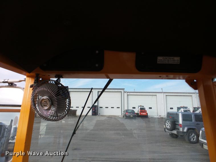 image for item DB5462 2006 Rosco SweepPro broom