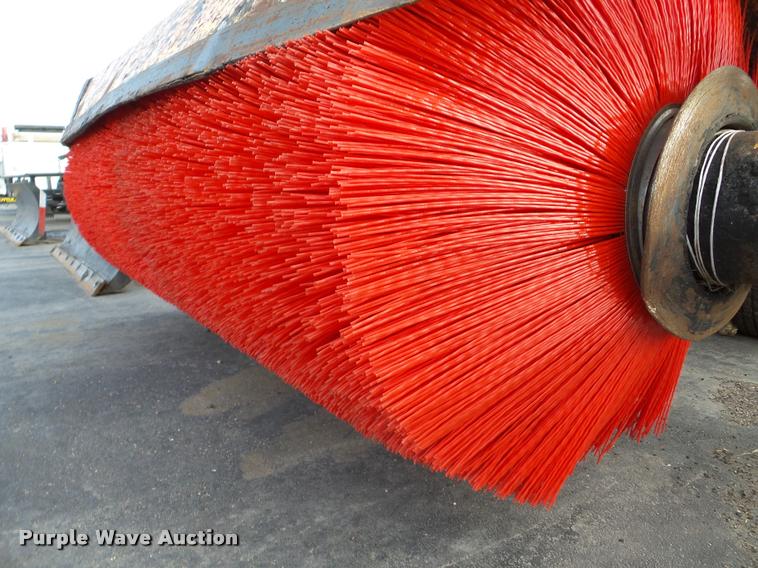 image for item DB5462 2006 Rosco SweepPro broom