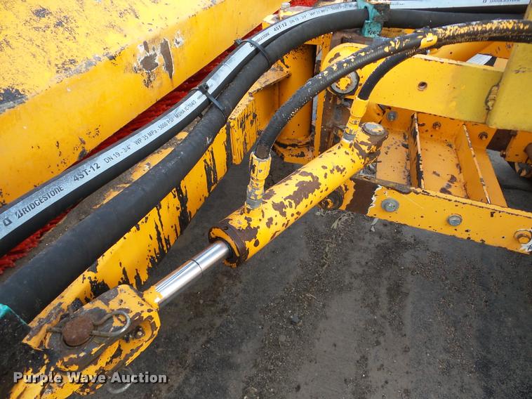 image for item DB5462 2006 Rosco SweepPro broom