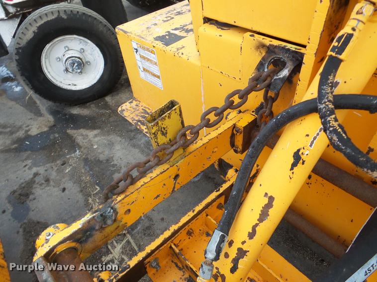 image for item DB5462 2006 Rosco SweepPro broom