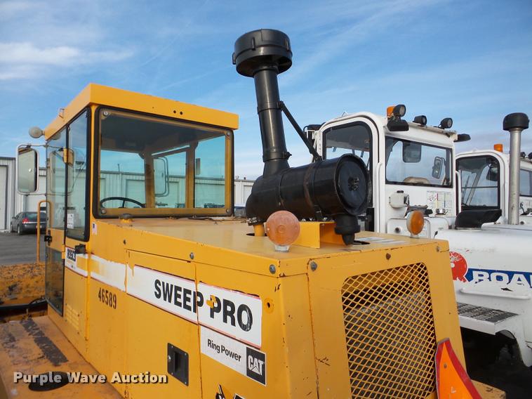 image for item DB5462 2006 Rosco SweepPro broom