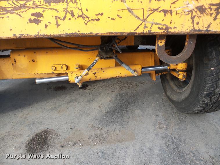 image for item DB5462 2006 Rosco SweepPro broom