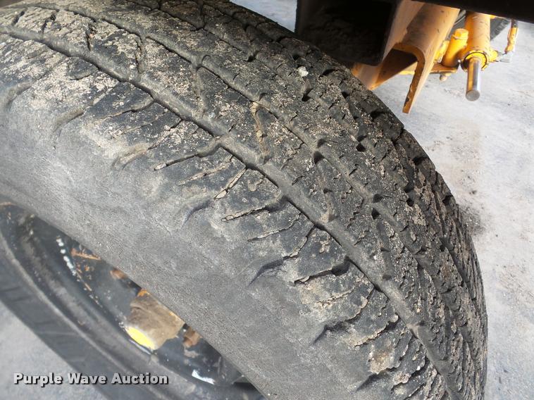 image for item DB5462 2006 Rosco SweepPro broom