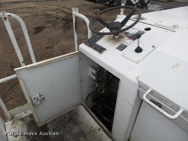 image for item DB5463 2002 Roadtec RX60C milling machine