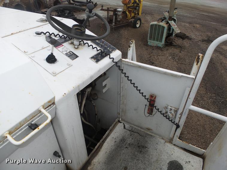 image for item DB5463 2002 Roadtec RX60C milling machine