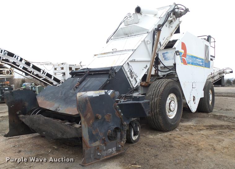 image for item DB5464 2001 Roadtec SB2500B Shuttle Buggy material transfer vehicle