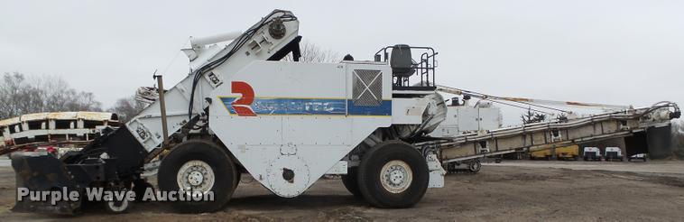 image for item DB5464 2001 Roadtec SB2500B Shuttle Buggy material transfer vehicle