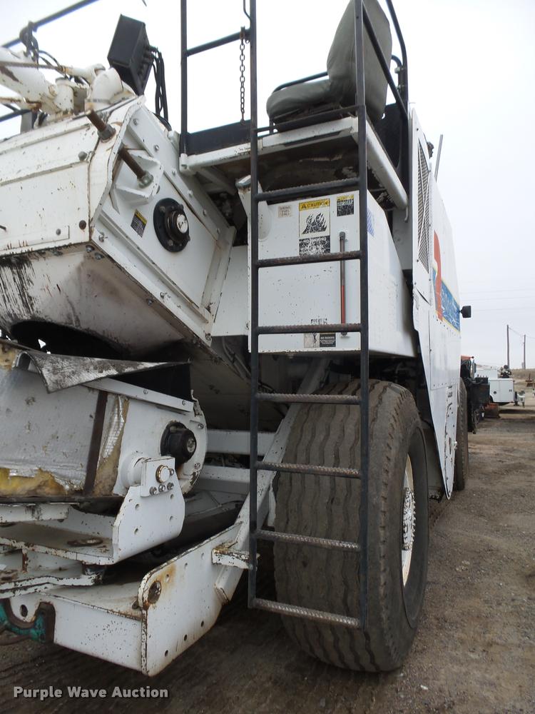 image for item DB5464 2001 Roadtec SB2500B Shuttle Buggy material transfer vehicle