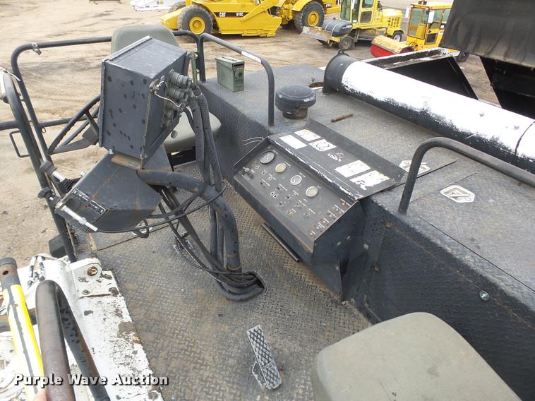 image for item DB5464 2001 Roadtec SB2500B Shuttle Buggy material transfer vehicle