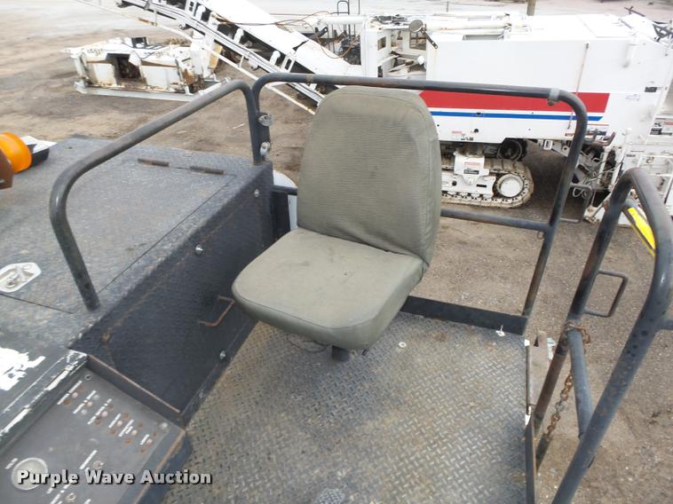 image for item DB5464 2001 Roadtec SB2500B Shuttle Buggy material transfer vehicle