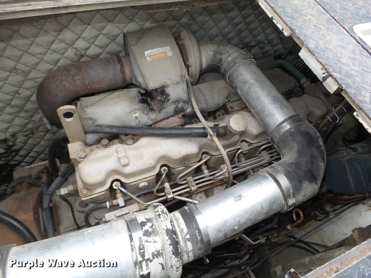 image for item DB5464 2001 Roadtec SB2500B Shuttle Buggy material transfer vehicle