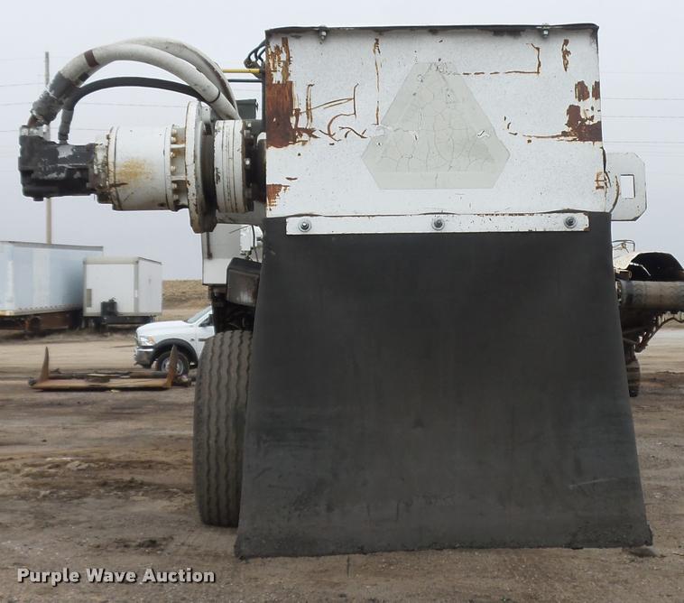 image for item DB5464 2001 Roadtec SB2500B Shuttle Buggy material transfer vehicle