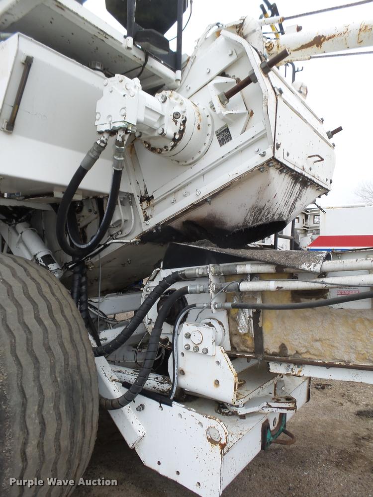 image for item DB5464 2001 Roadtec SB2500B Shuttle Buggy material transfer vehicle