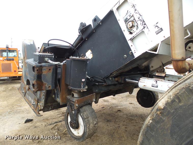 image for item DB5464 2001 Roadtec SB2500B Shuttle Buggy material transfer vehicle