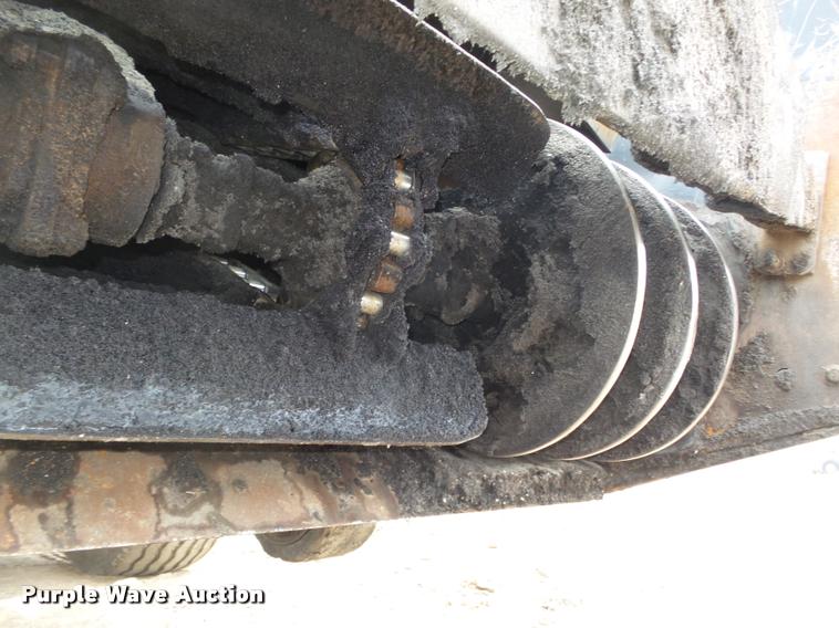 image for item DB5464 2001 Roadtec SB2500B Shuttle Buggy material transfer vehicle