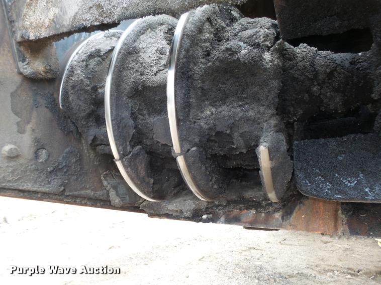 image for item DB5464 2001 Roadtec SB2500B Shuttle Buggy material transfer vehicle