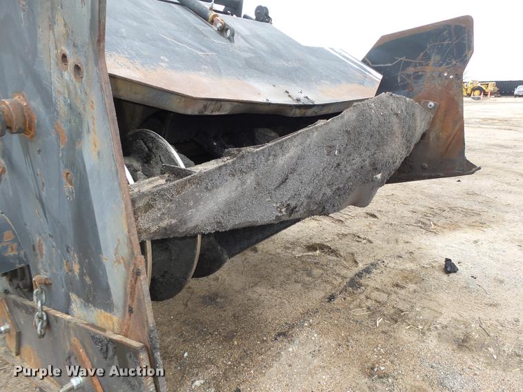 image for item DB5464 2001 Roadtec SB2500B Shuttle Buggy material transfer vehicle