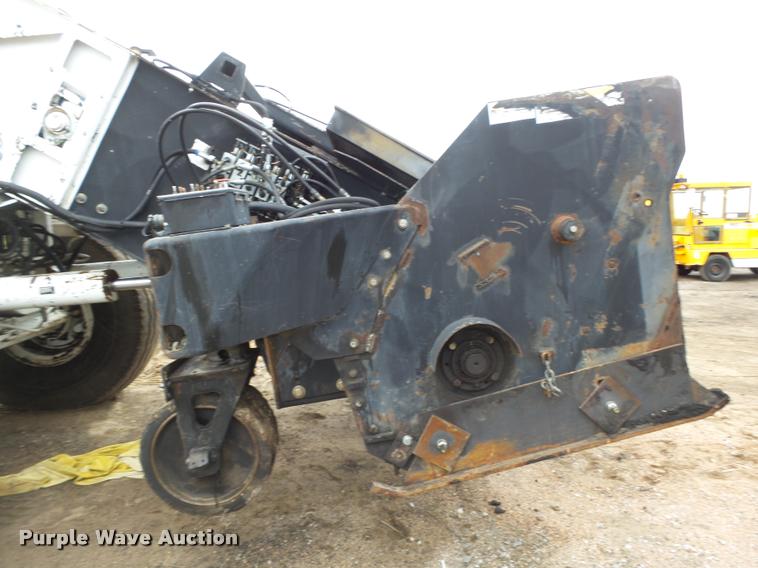 image for item DB5464 2001 Roadtec SB2500B Shuttle Buggy material transfer vehicle