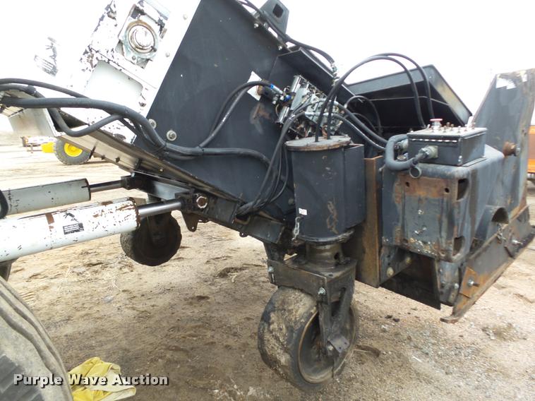 image for item DB5464 2001 Roadtec SB2500B Shuttle Buggy material transfer vehicle