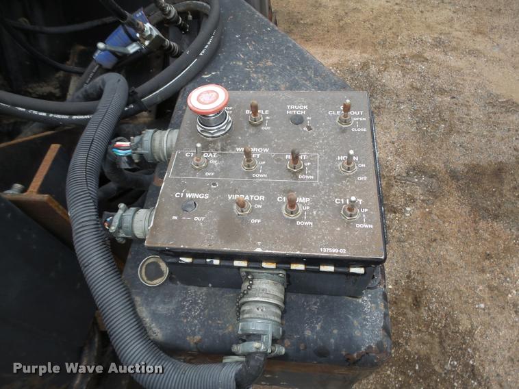 image for item DB5464 2001 Roadtec SB2500B Shuttle Buggy material transfer vehicle