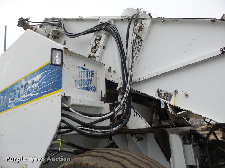 image for item DB5464 2001 Roadtec SB2500B Shuttle Buggy material transfer vehicle