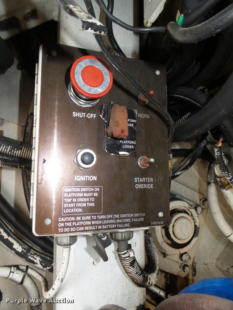 image for item DB5464 2001 Roadtec SB2500B Shuttle Buggy material transfer vehicle