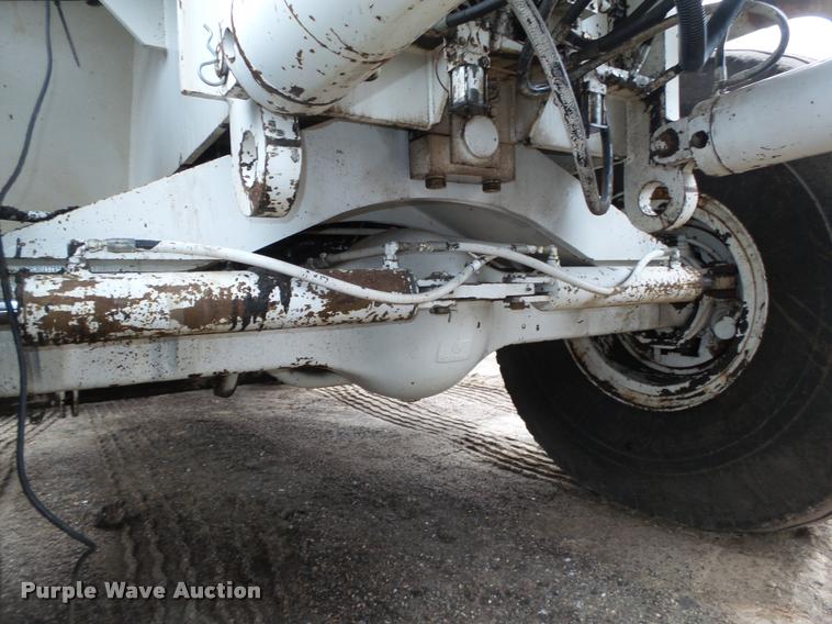 image for item DB5464 2001 Roadtec SB2500B Shuttle Buggy material transfer vehicle