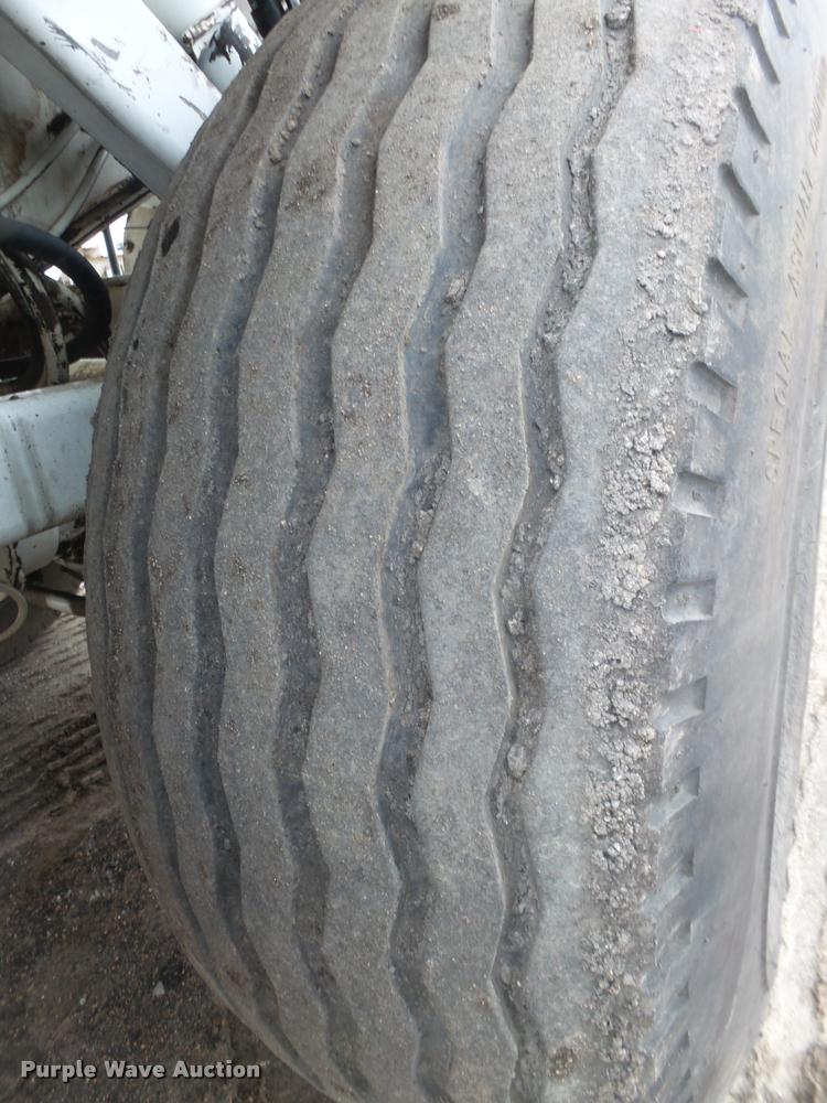 image for item DB5464 2001 Roadtec SB2500B Shuttle Buggy material transfer vehicle