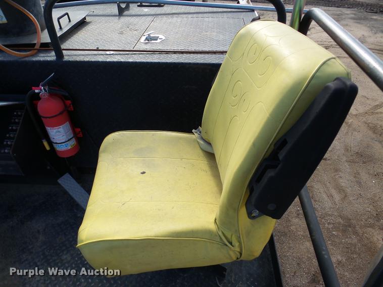 image for item DB5465 2002 Roadtec SB2500C Shuttle Buggy material transfer vehicle