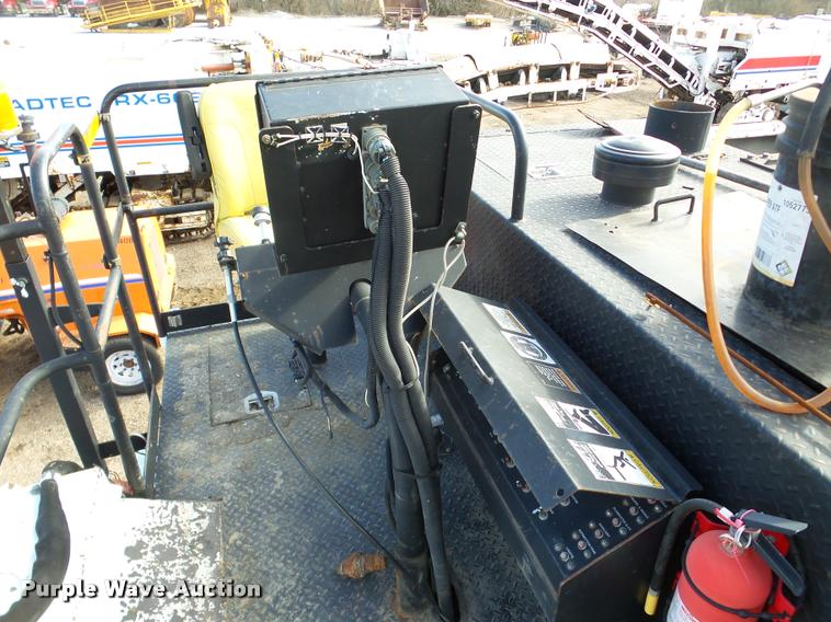 image for item DB5465 2002 Roadtec SB2500C Shuttle Buggy material transfer vehicle