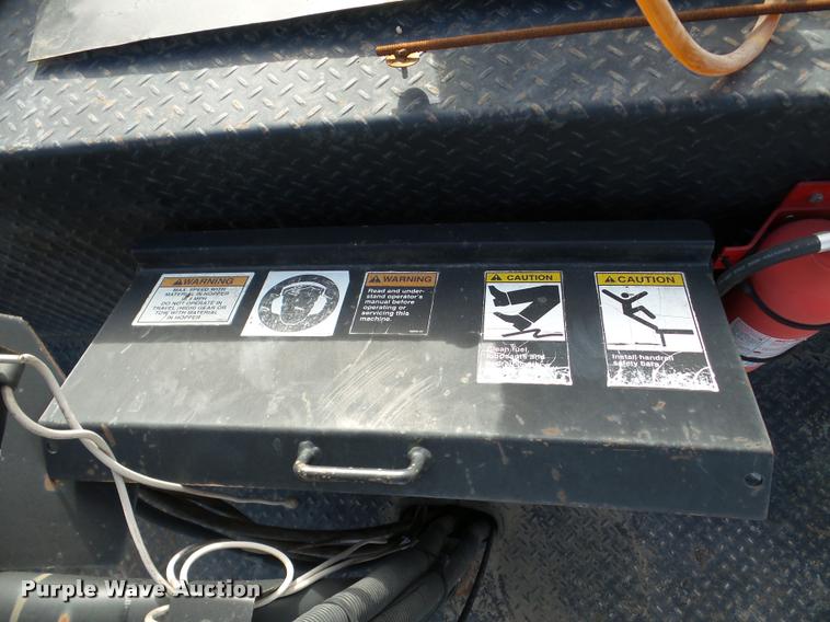 image for item DB5465 2002 Roadtec SB2500C Shuttle Buggy material transfer vehicle