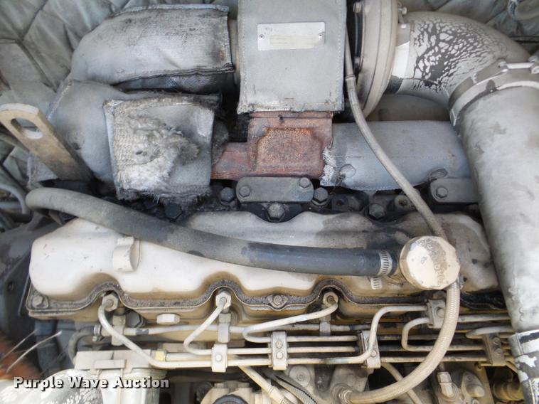 image for item DB5465 2002 Roadtec SB2500C Shuttle Buggy material transfer vehicle