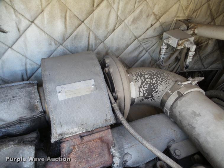 image for item DB5465 2002 Roadtec SB2500C Shuttle Buggy material transfer vehicle