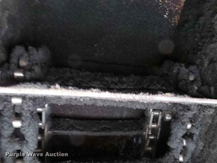 image for item DB5465 2002 Roadtec SB2500C Shuttle Buggy material transfer vehicle