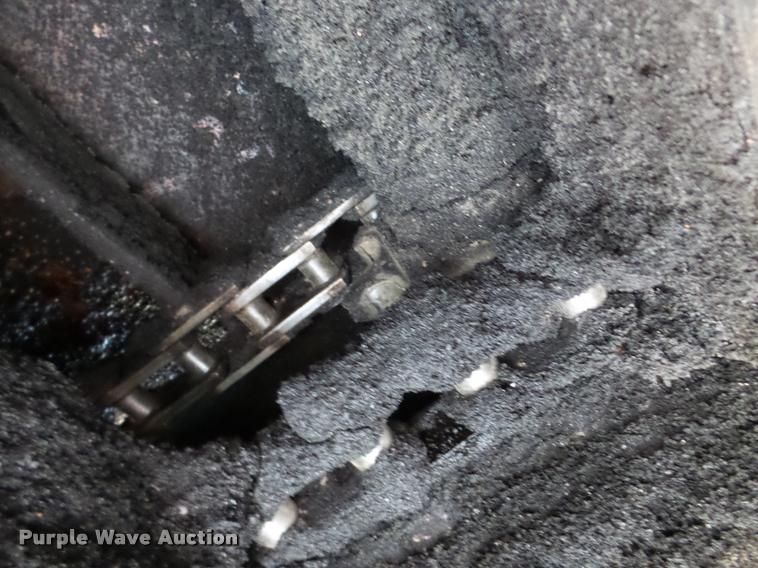 image for item DB5465 2002 Roadtec SB2500C Shuttle Buggy material transfer vehicle