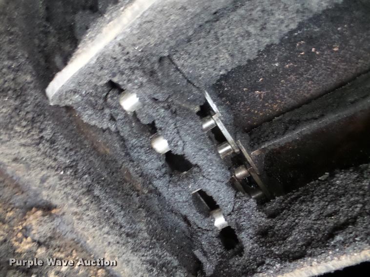 image for item DB5465 2002 Roadtec SB2500C Shuttle Buggy material transfer vehicle