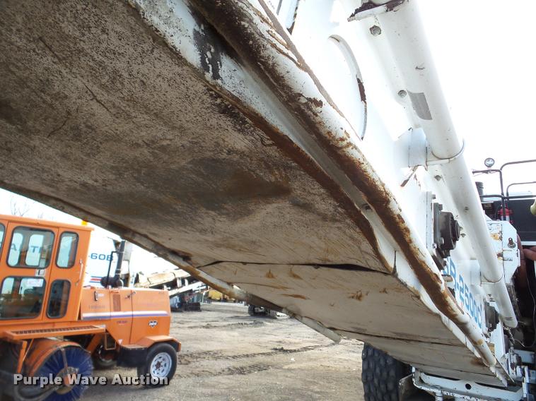 image for item DB5465 2002 Roadtec SB2500C Shuttle Buggy material transfer vehicle