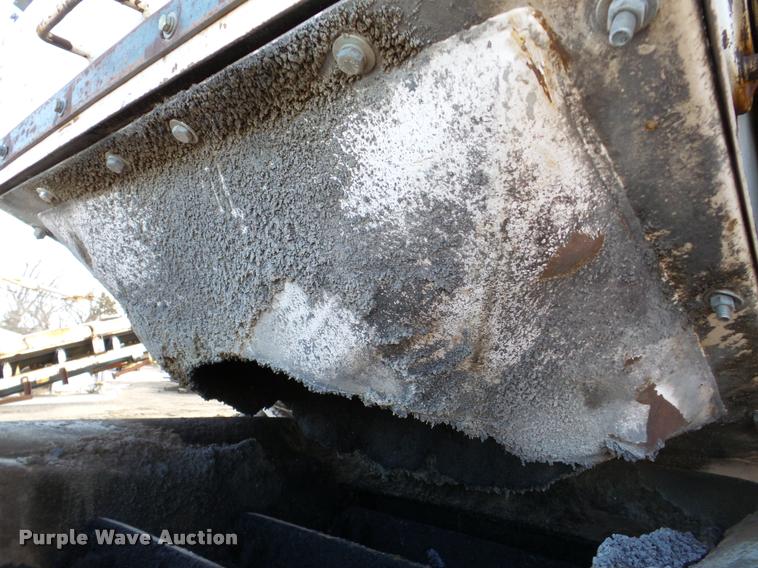 image for item DB5465 2002 Roadtec SB2500C Shuttle Buggy material transfer vehicle