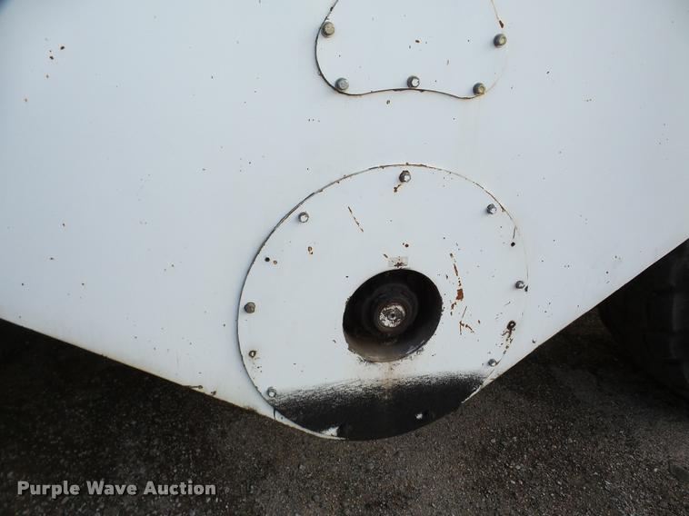 image for item DB5465 2002 Roadtec SB2500C Shuttle Buggy material transfer vehicle