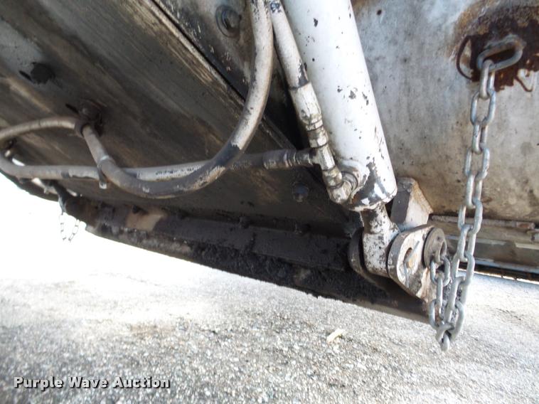 image for item DB5465 2002 Roadtec SB2500C Shuttle Buggy material transfer vehicle