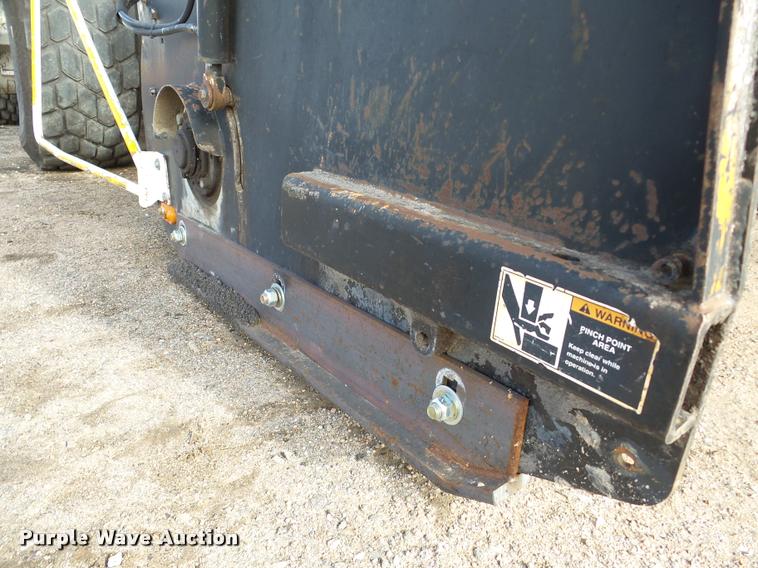 image for item DB5465 2002 Roadtec SB2500C Shuttle Buggy material transfer vehicle